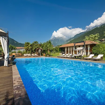 Ruster Resort-2